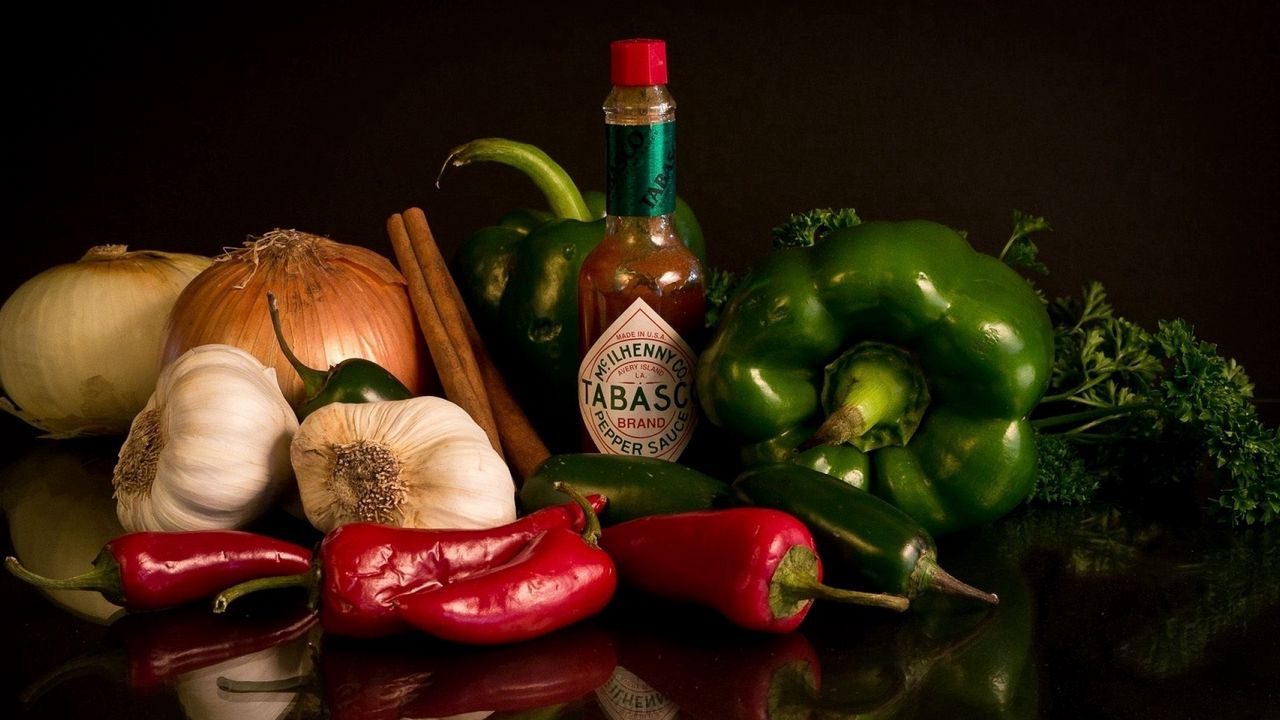 Pimientos, ajos, cebolla y tabasco